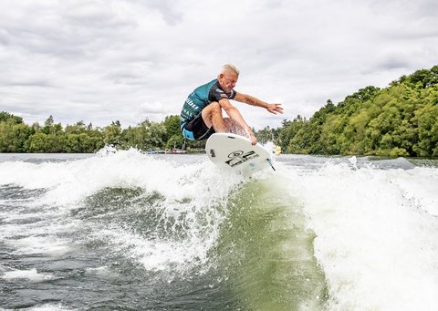 Robert Donaldson at the 2022 Malibu Boats UK Wakesurf Nationals - Photo Mantis Pro Media